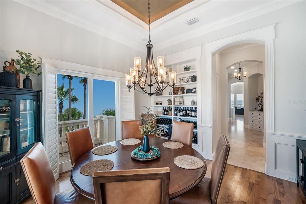 En Venta: $4,475,000 (5 camas, 4 baños, 6400 Pies cuadrados)