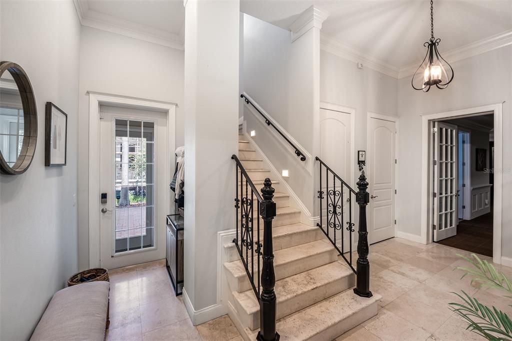 En Venta: $4,475,000 (5 camas, 4 baños, 6400 Pies cuadrados)