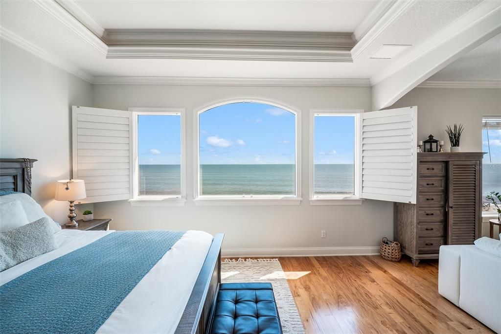 En Venta: $4,475,000 (5 camas, 4 baños, 6400 Pies cuadrados)
