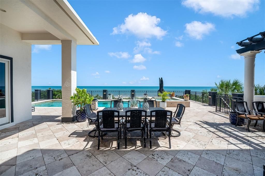 En Venta: $4,475,000 (5 camas, 4 baños, 6400 Pies cuadrados)