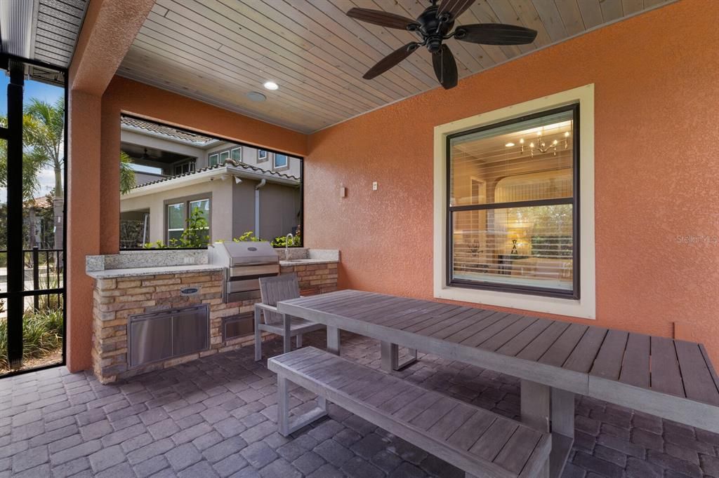 For Sale: $999,999 (3 beds, 4 baths, 3665 Square Feet)