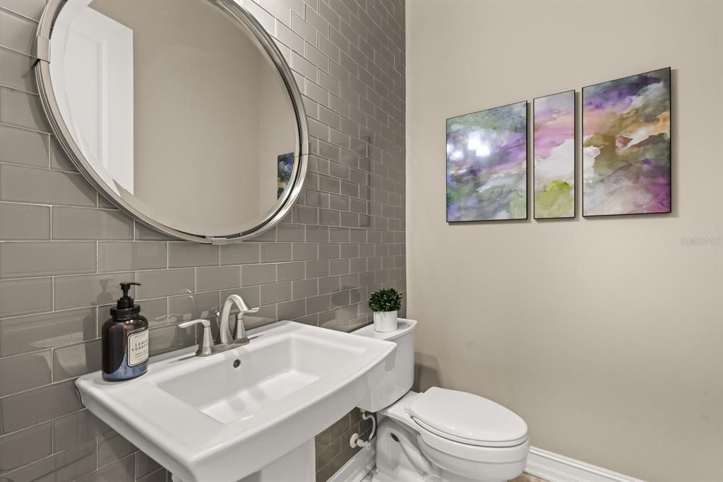 For Sale: $999,999 (3 beds, 4 baths, 3665 Square Feet)