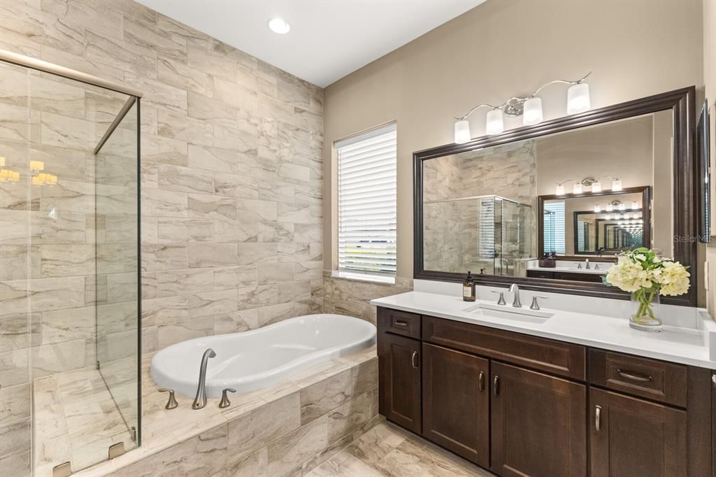 For Sale: $999,999 (3 beds, 4 baths, 3665 Square Feet)