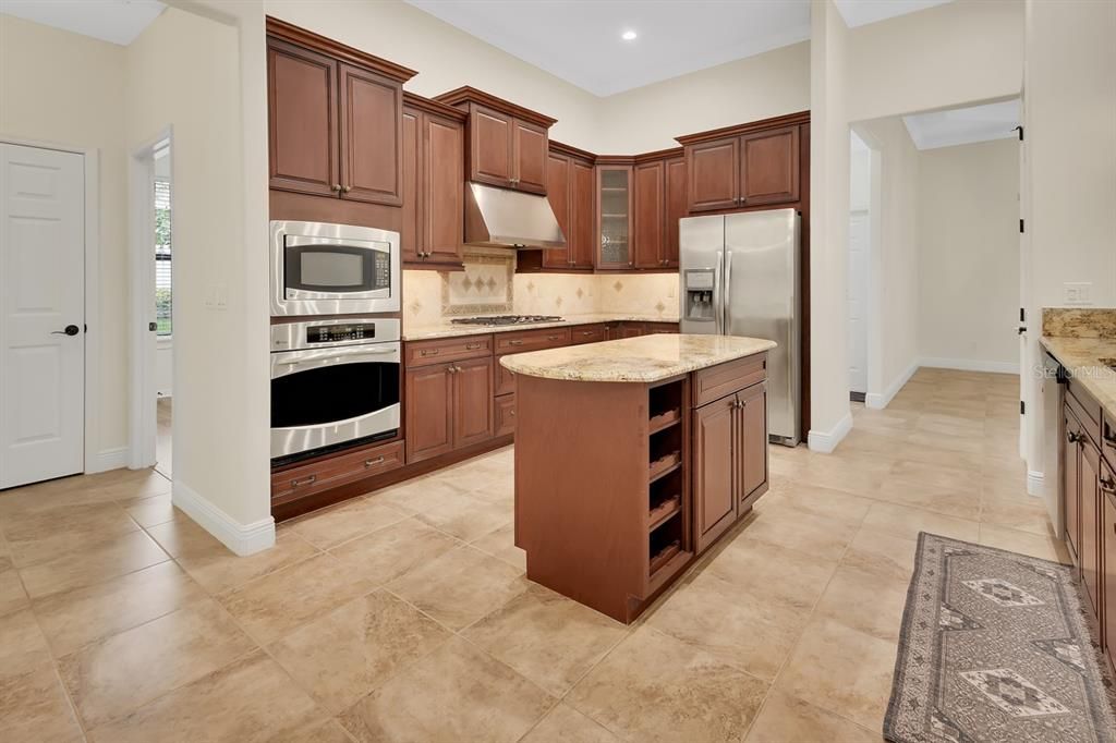 For Sale: $640,000 (3 beds, 2 baths, 2455 Square Feet)