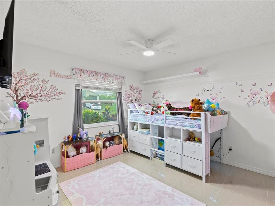For Sale: $525,000 (4 beds, 3 baths, 2264 Square Feet)
