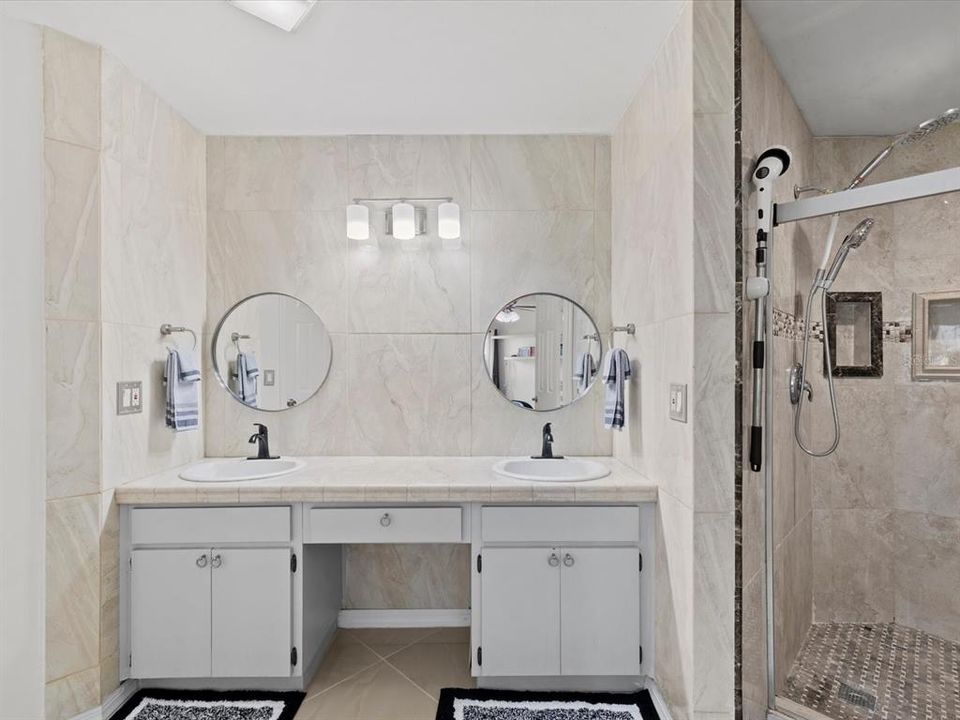 For Sale: $525,000 (4 beds, 3 baths, 2264 Square Feet)