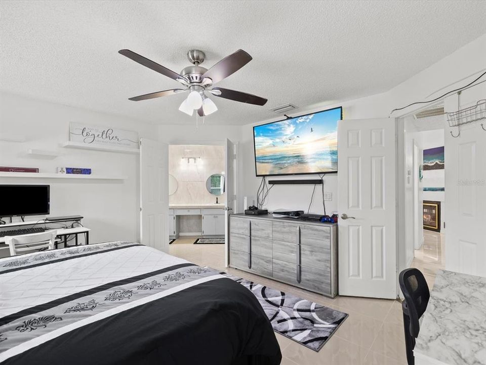 For Sale: $525,000 (4 beds, 3 baths, 2264 Square Feet)