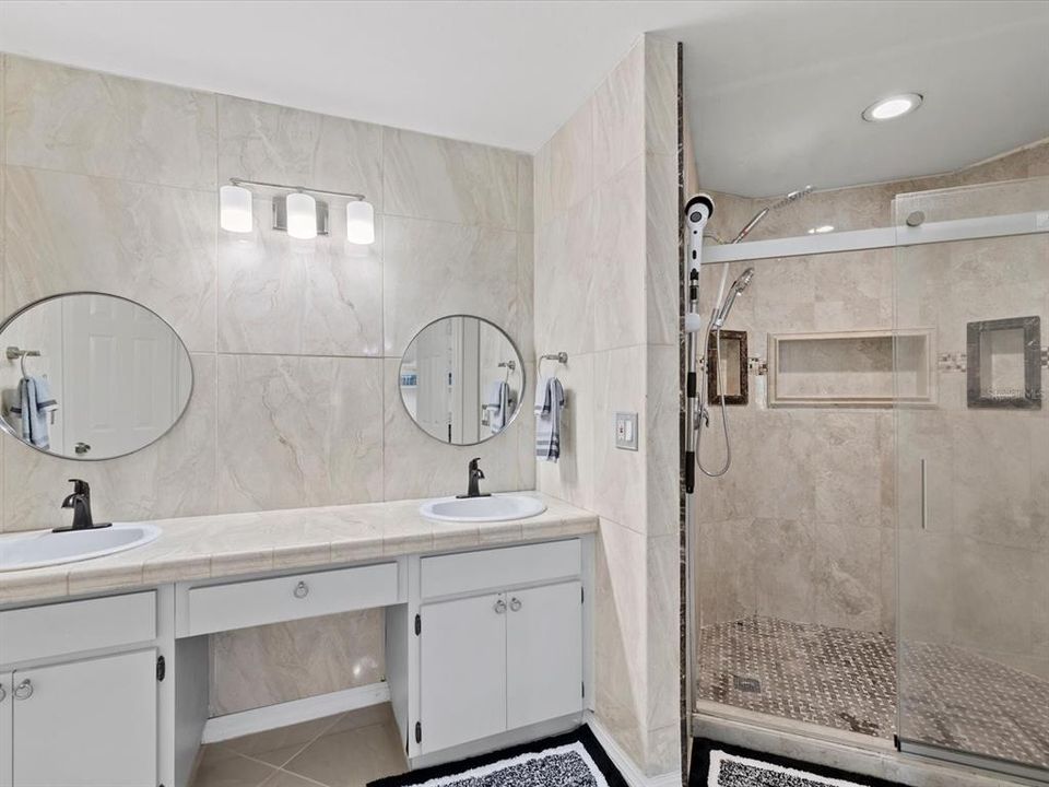 For Sale: $525,000 (4 beds, 3 baths, 2264 Square Feet)