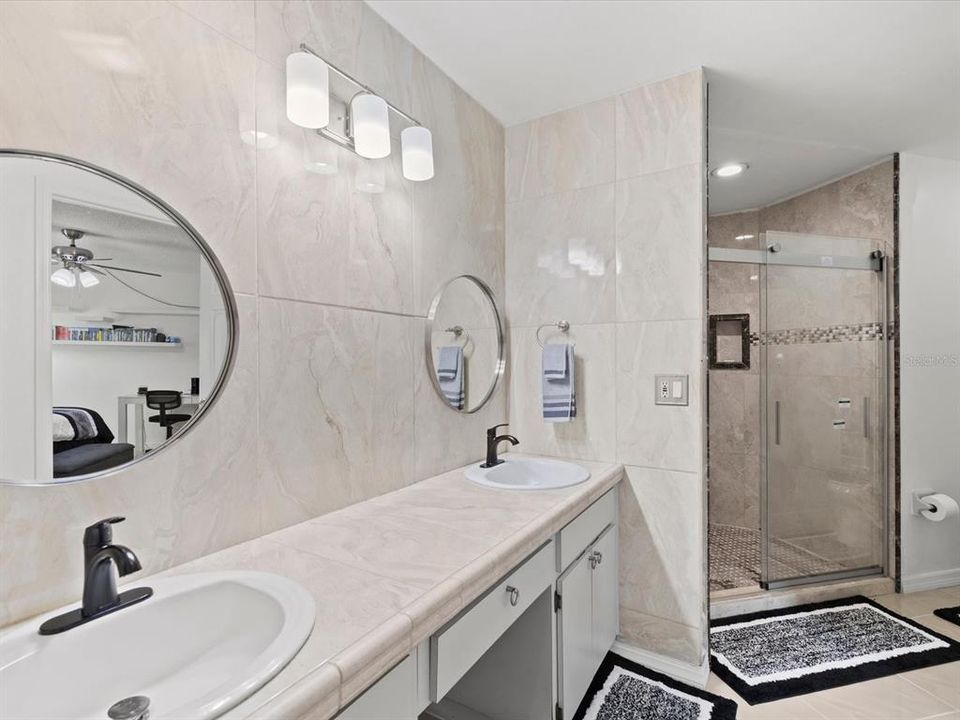 For Sale: $525,000 (4 beds, 3 baths, 2264 Square Feet)