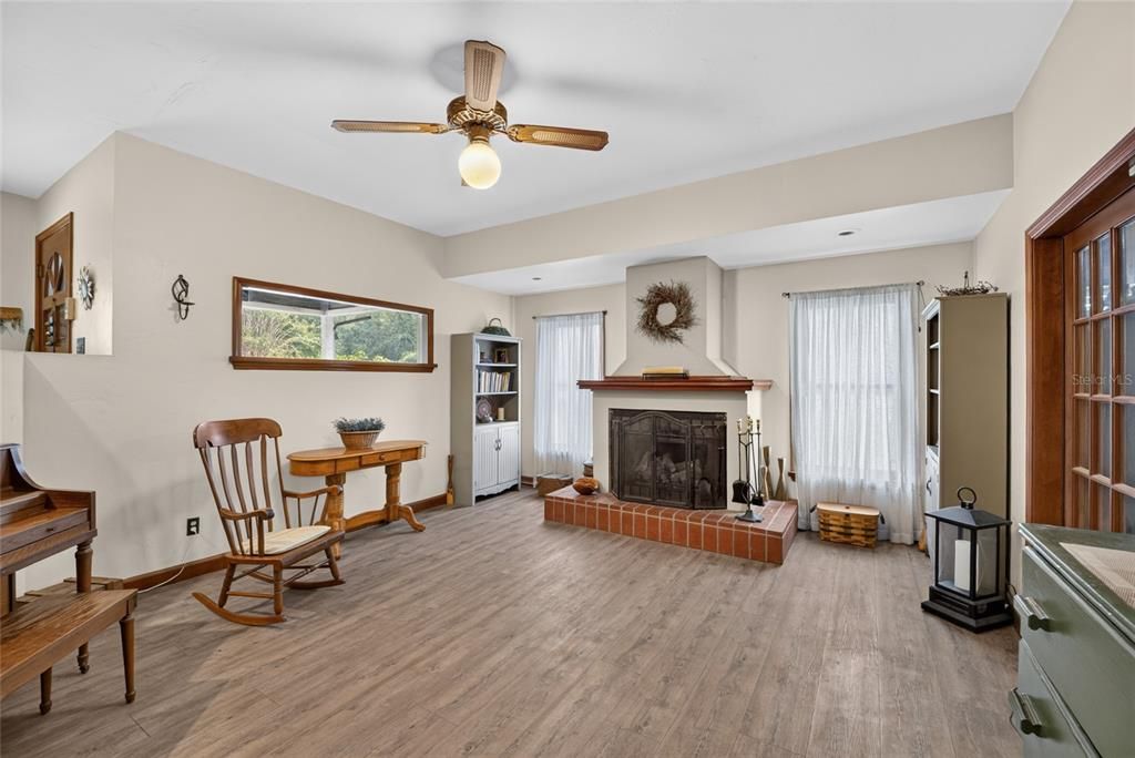 For Sale: $539,900 (3 beds, 2 baths, 3261 Square Feet)