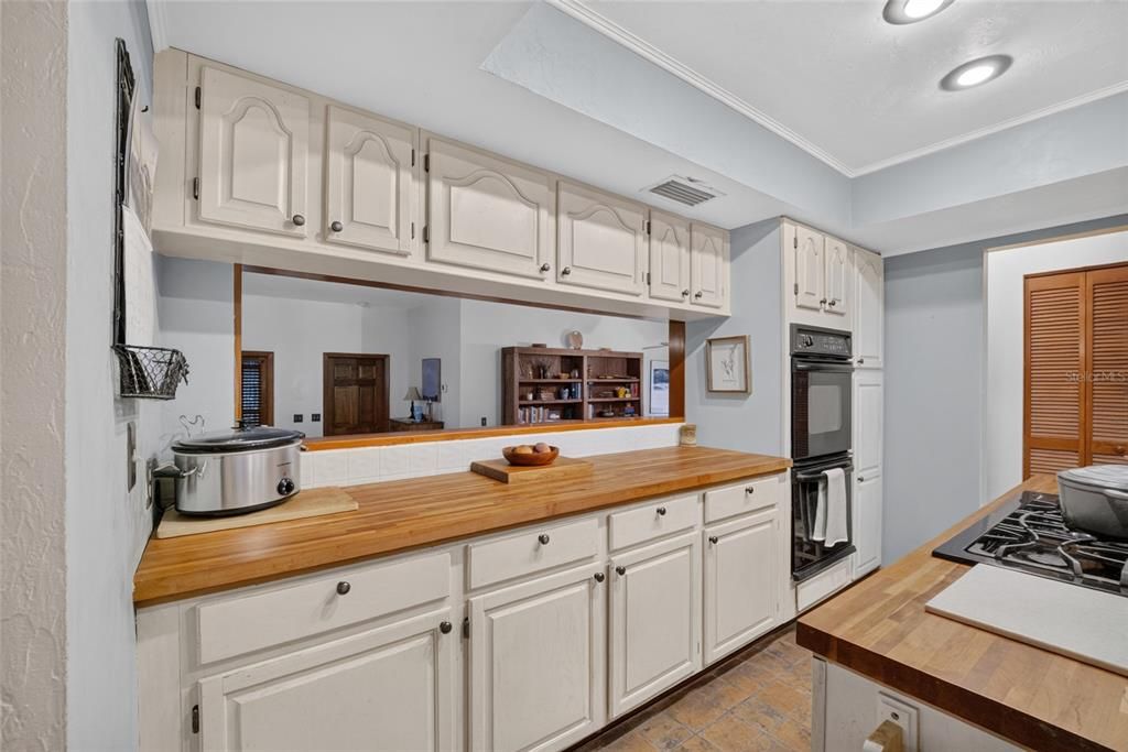For Sale: $539,900 (3 beds, 2 baths, 3261 Square Feet)