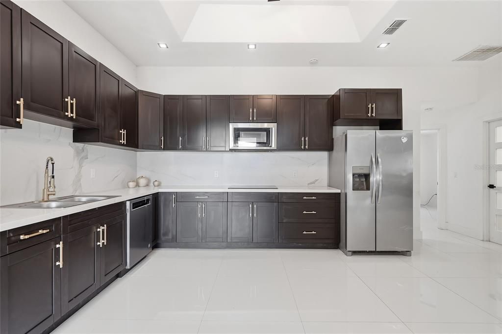 For Sale: $450,000 (3 beds, 2 baths, 2091 Square Feet)