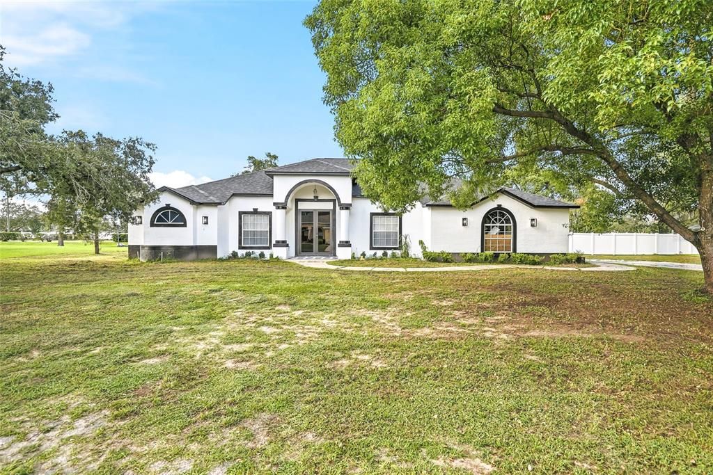 For Sale: $450,000 (3 beds, 2 baths, 2091 Square Feet)