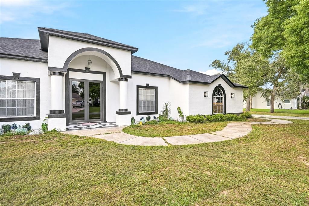 For Sale: $450,000 (3 beds, 2 baths, 2091 Square Feet)
