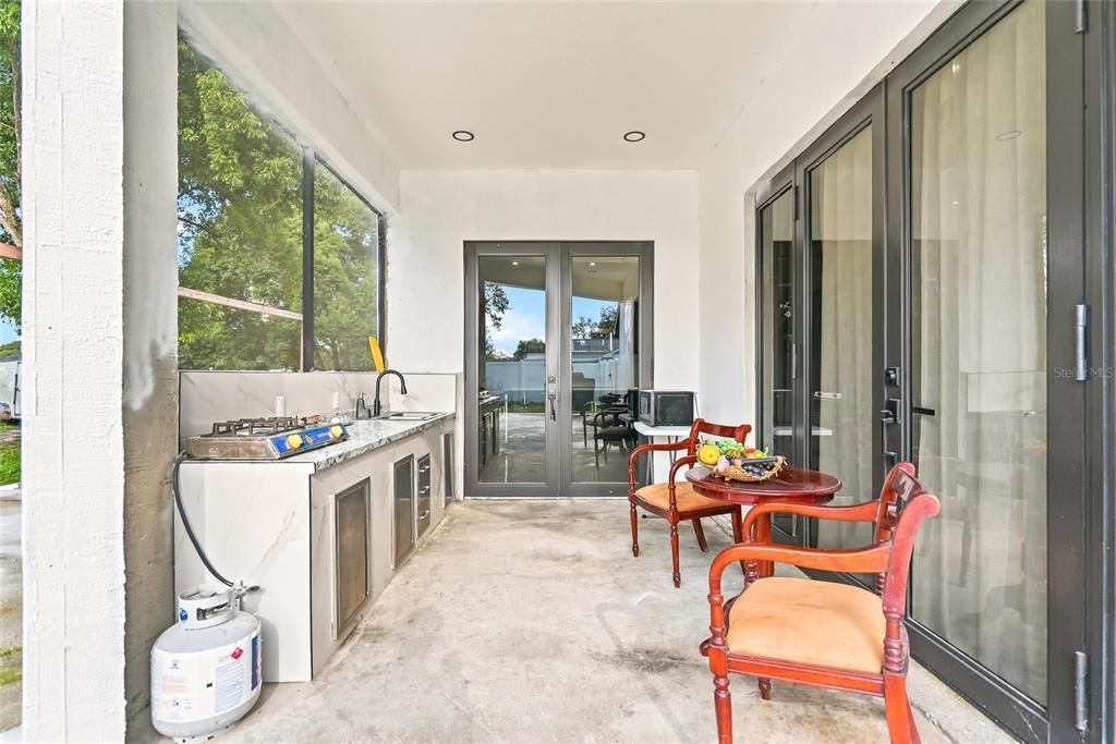 For Sale: $450,000 (3 beds, 2 baths, 2091 Square Feet)