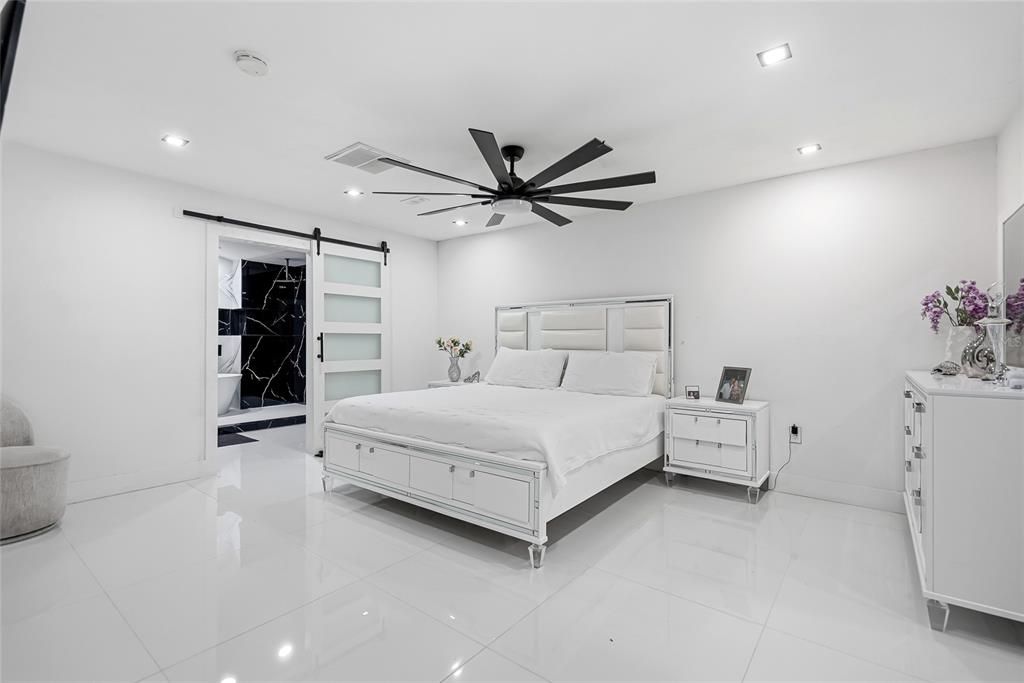 For Sale: $450,000 (3 beds, 2 baths, 2091 Square Feet)