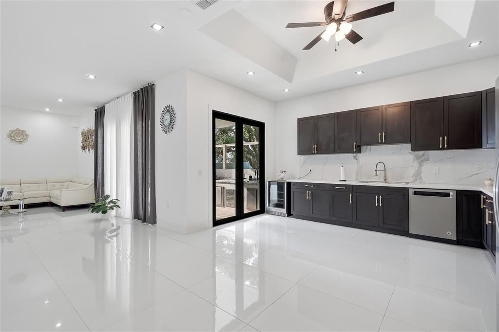 For Sale: $450,000 (3 beds, 2 baths, 2091 Square Feet)