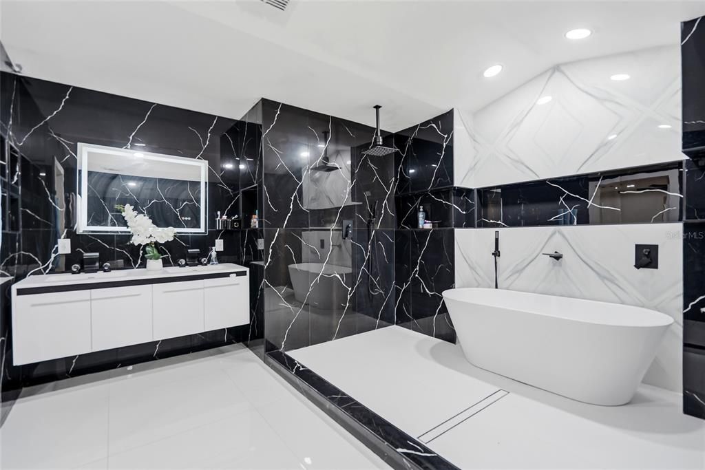 For Sale: $450,000 (3 beds, 2 baths, 2091 Square Feet)