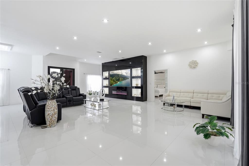 For Sale: $450,000 (3 beds, 2 baths, 2091 Square Feet)