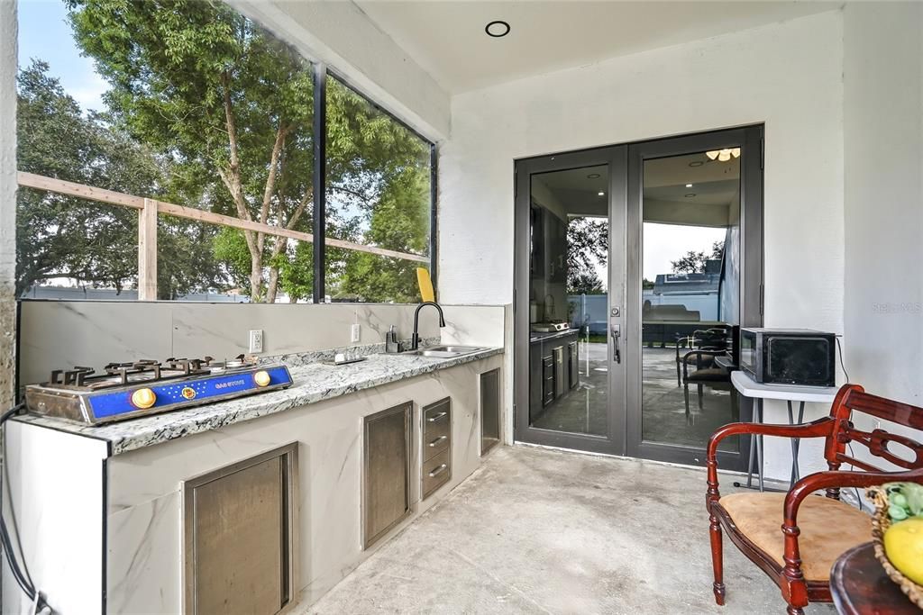 For Sale: $450,000 (3 beds, 2 baths, 2091 Square Feet)