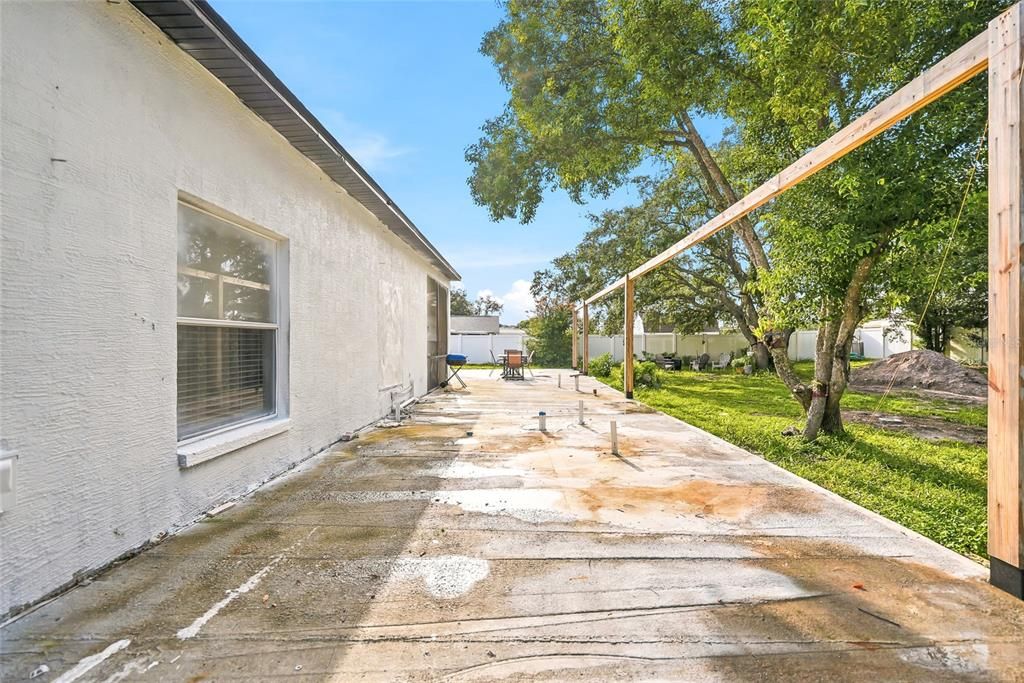 For Sale: $450,000 (3 beds, 2 baths, 2091 Square Feet)