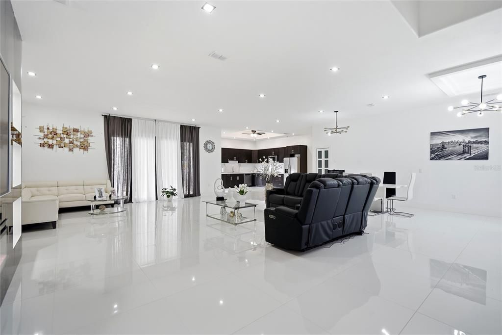 For Sale: $450,000 (3 beds, 2 baths, 2091 Square Feet)