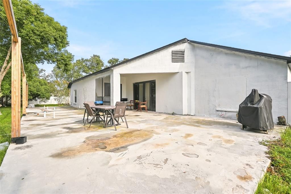 For Sale: $450,000 (3 beds, 2 baths, 2091 Square Feet)