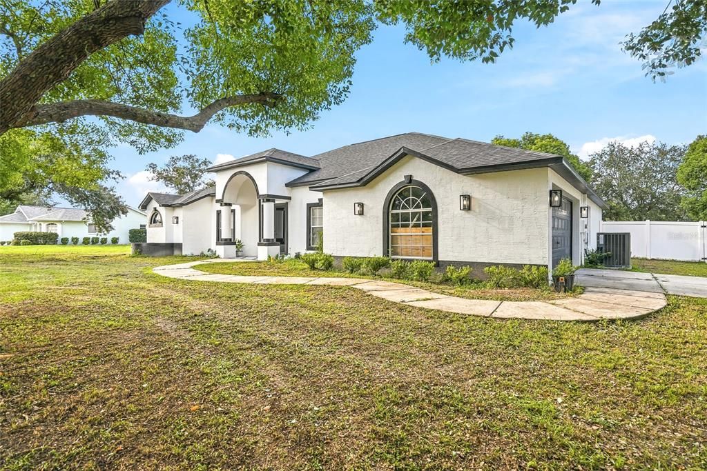 For Sale: $450,000 (3 beds, 2 baths, 2091 Square Feet)