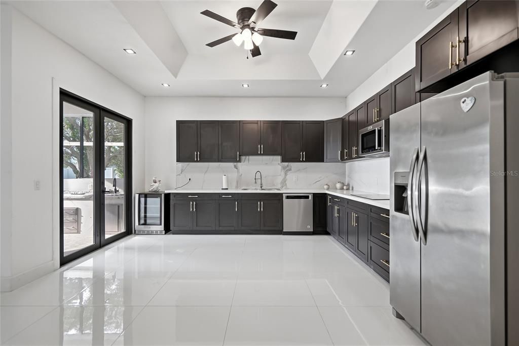 For Sale: $450,000 (3 beds, 2 baths, 2091 Square Feet)