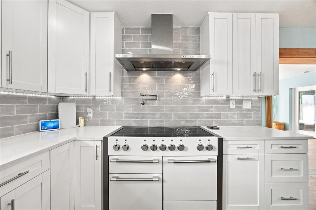 For Sale: $1,300,000 (4 beds, 3 baths, 2941 Square Feet)