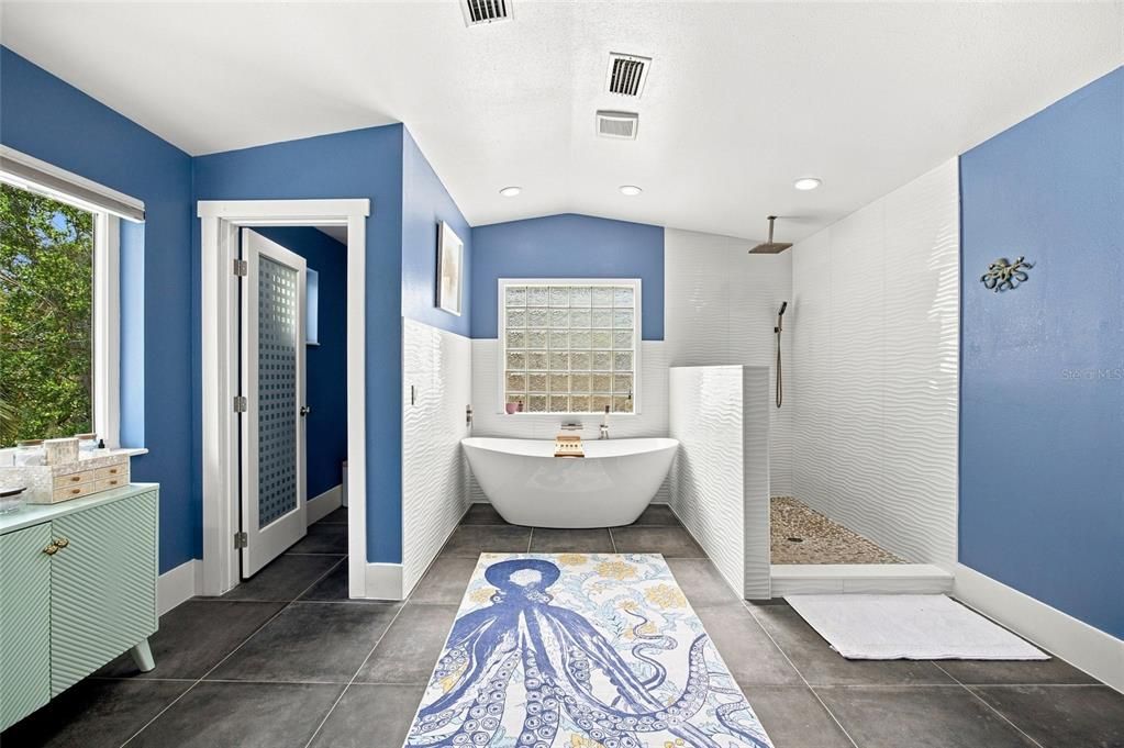For Sale: $1,300,000 (4 beds, 3 baths, 2941 Square Feet)