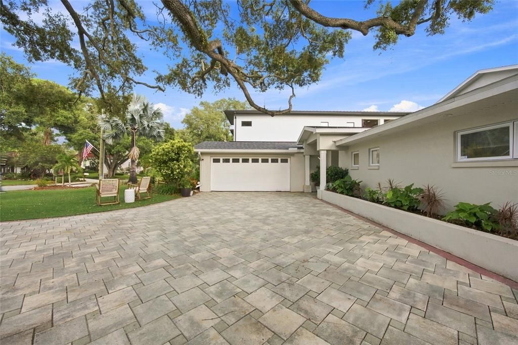 For Sale: $1,300,000 (4 beds, 3 baths, 2941 Square Feet)