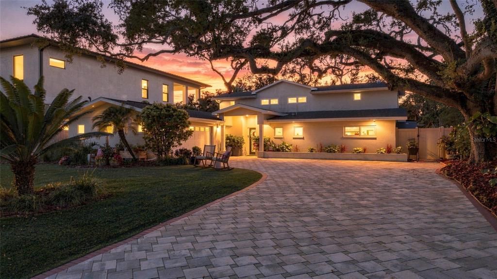 For Sale: $1,300,000 (4 beds, 3 baths, 2941 Square Feet)