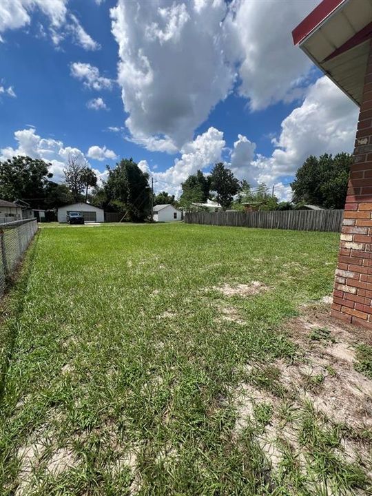 For Rent: $950 (1 beds, 1 baths, 1040 Square Feet)