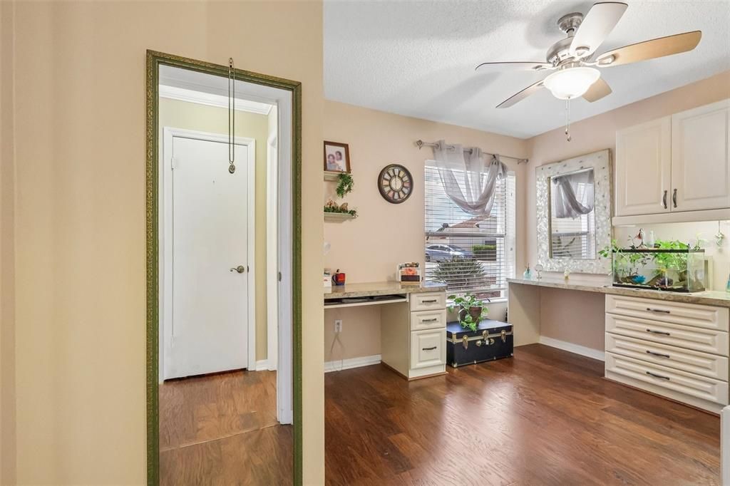 На продажу: $289,000 (2 спален, 2 ванн, 1094 Квадратных фут)