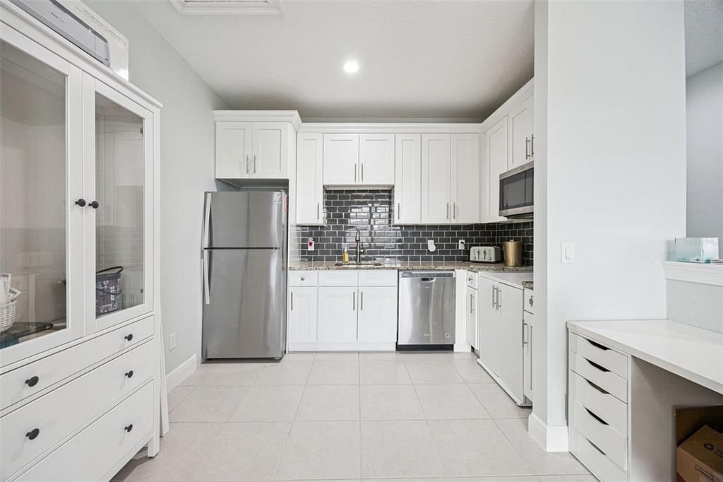 For Sale: $795,000 (5 beds, 4 baths, 3174 Square Feet)