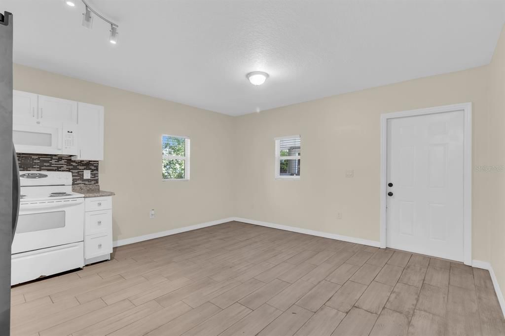 В аренду: $1,495 (1 спален, 1 ванн, 650 Квадратных фут)