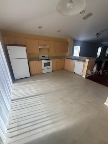 For Rent: $2,200 (3 beds, 2 baths, 1530 Square Feet)