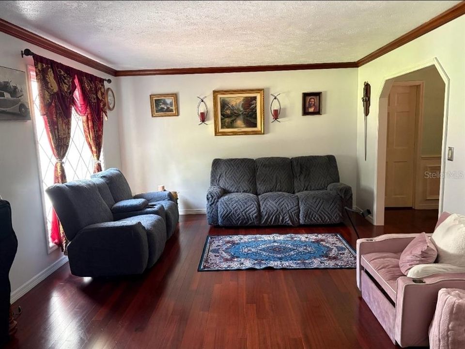 На продажу: $799,000 (4 спален, 2 ванн, 3100 Квадратных фут)