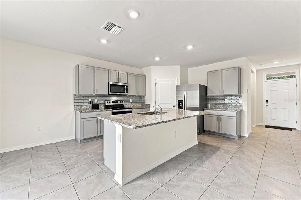 For Rent: $2,499 (4 beds, 3 baths, 2371 Square Feet)