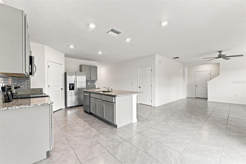 For Rent: $2,499 (4 beds, 3 baths, 2371 Square Feet)
