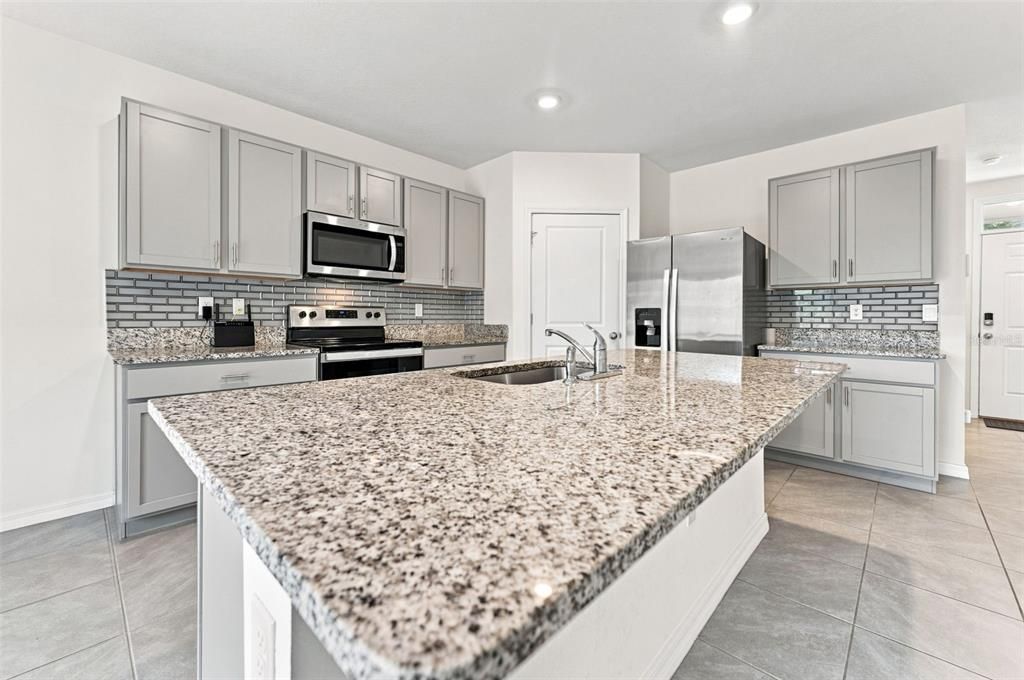 For Rent: $2,499 (4 beds, 3 baths, 2371 Square Feet)