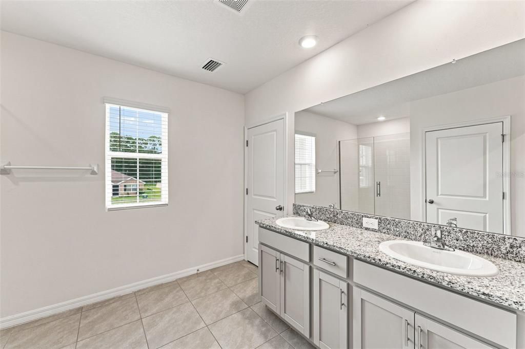 For Rent: $2,499 (4 beds, 3 baths, 2371 Square Feet)