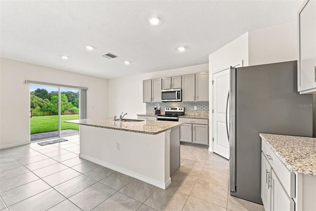 For Rent: $2,499 (4 beds, 3 baths, 2371 Square Feet)