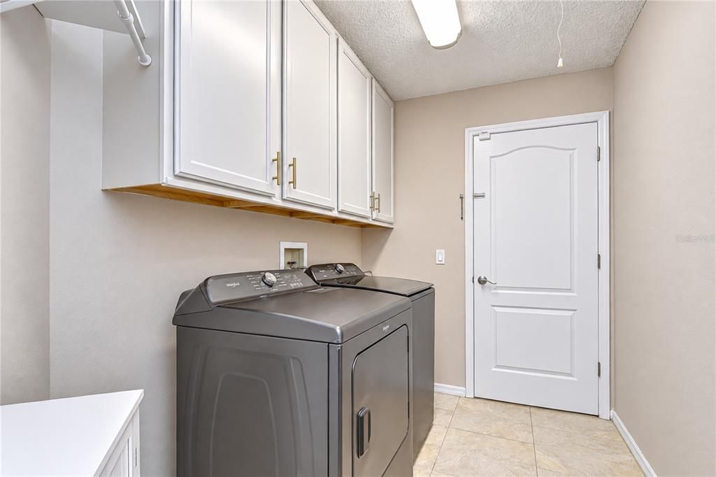 For Sale: $565,000 (4 beds, 2 baths, 2263 Square Feet)