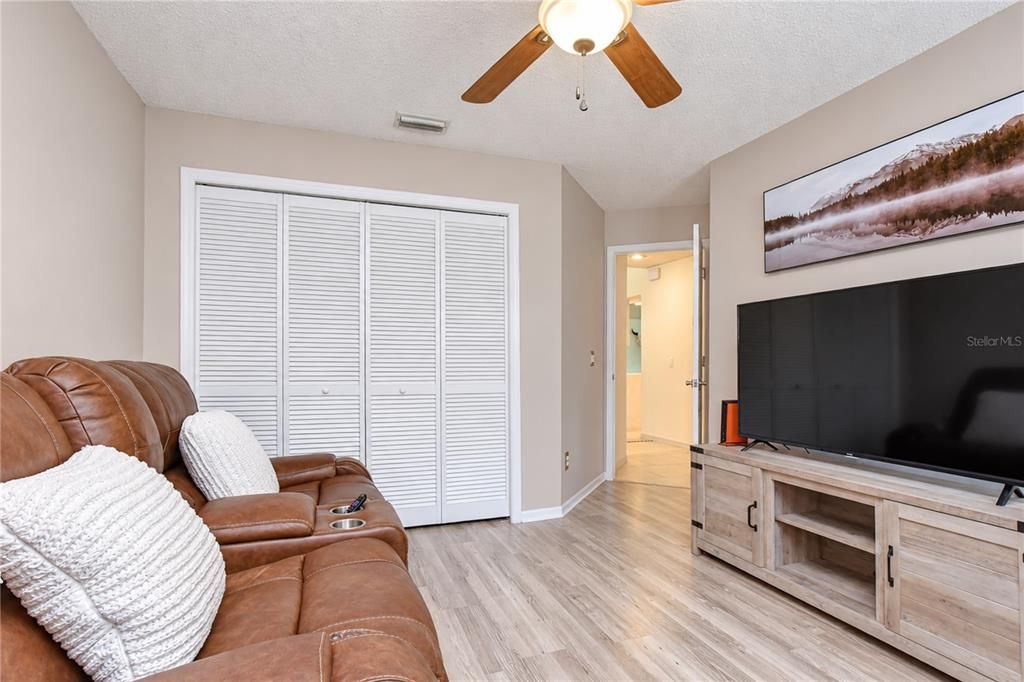 For Sale: $565,000 (4 beds, 2 baths, 2263 Square Feet)
