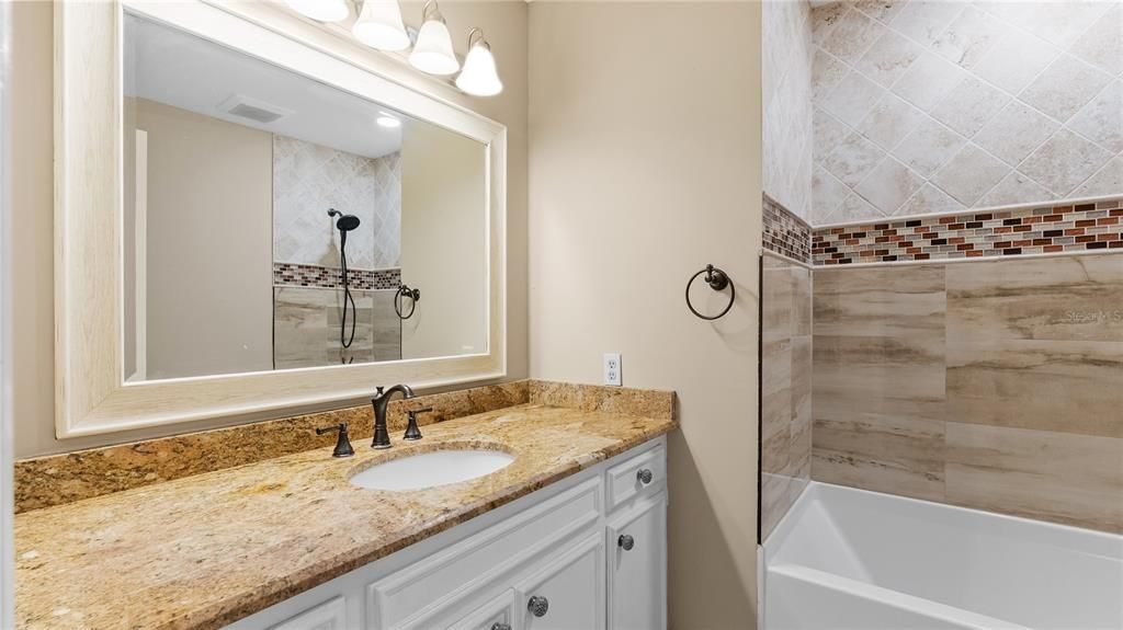 For Rent: $2,500 (3 beds, 2 baths, 1945 Square Feet)