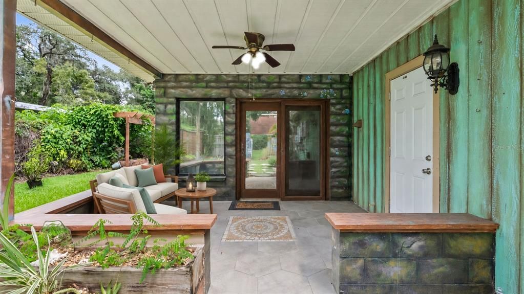 For Rent: $2,500 (3 beds, 2 baths, 1945 Square Feet)