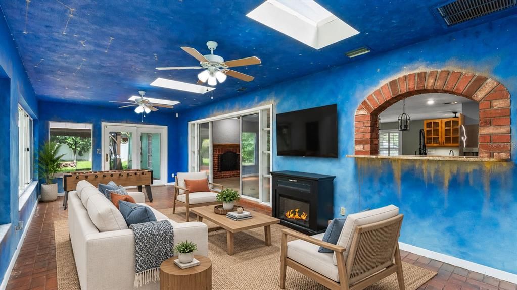 For Rent: $2,500 (3 beds, 2 baths, 1945 Square Feet)
