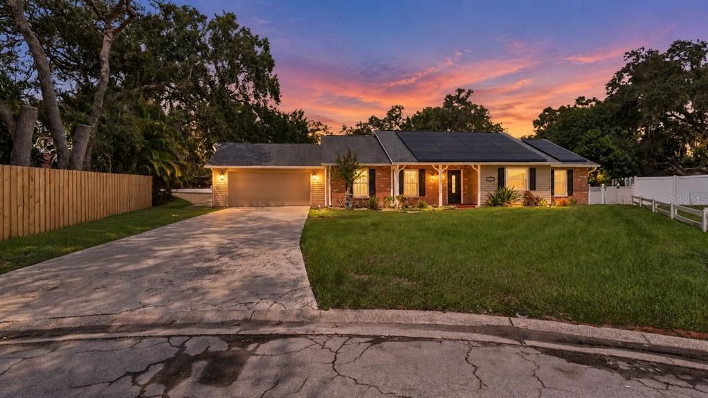 For Rent: $2,500 (3 beds, 2 baths, 1945 Square Feet)